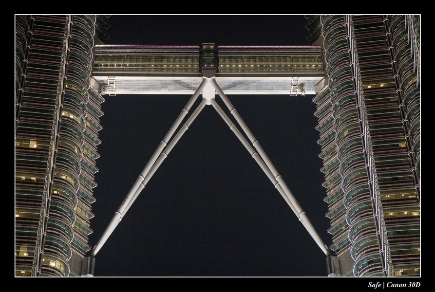 2006 - 07 - Kuala lumpur -  Tour Petronas 04